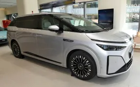 Xpeng X9 2