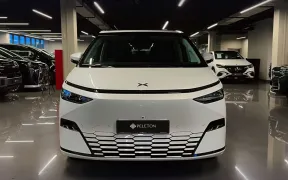 Xpeng X9 1